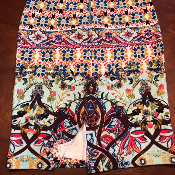 HD in Paris print stretch skirt - Picture 2 of 4